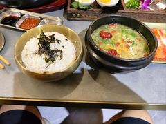 -围炉肉舍丹东海鲜烤肉·烤活鳗(步行街店)