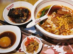 -呷佬·长沙手工米粉(金沙江路店)