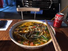 -粉八·云南米线·建水烧烤(常熟路店)
