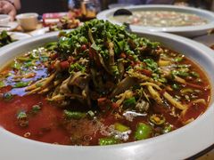 -兔行天下-鸿鹤鲜锅兔(中海国际店)