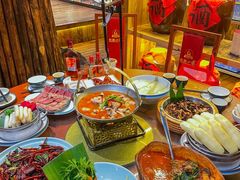 -老滇山寨•云南特色菜•地方菜•民族风情歌舞表演(金碧店)