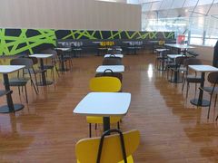 -麦当劳(鄂尔多斯机场店)