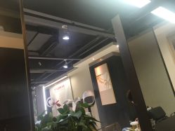 -苑苑发型设计