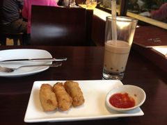 嫩牛香酥卷和巧克力熔岩奶茶-必胜客(棠下店)