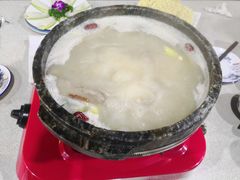 -墨脱石锅椰子鸡•香草鸭•东山羊(大东海店)