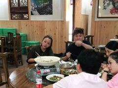 大堂-芦茨金富饭庄·25年老字号·专做稻草鸡