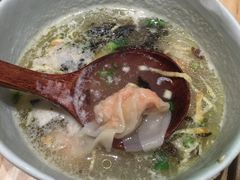 鱼籽鲜虾小馄饨-陈家生煎(世茂双子塔店)