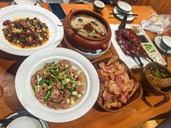 -老滇山寨•云南特色菜•地方菜•民族风情歌舞表演(金碧店)