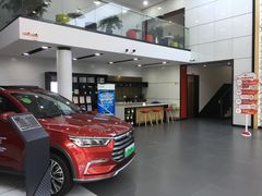 -上海华裕比亚迪4S店