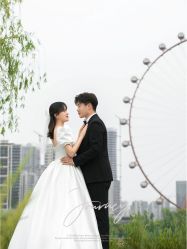 -雪中彩影婚纱摄影·微光艺术中心