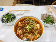 -犇逸·乐山跷脚牛肉·四川现炒(览海店)