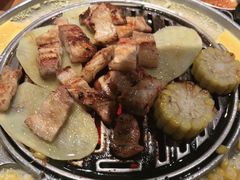 -青瓦炭韩潮烤肉(花园道店)