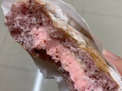 草莓奶油芝士面包-巴黎贝甜·生日蛋糕(杭州文二路店)