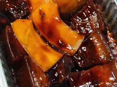 元宝目鱼红烧肉-屋里厢上海菜馆