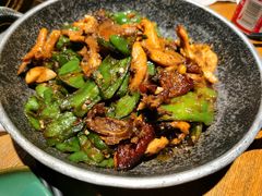 擂辣椒烧手撕鸡-吃饭皇帝大土家民族菜(正大广场店)