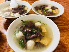 -松树干拌面店