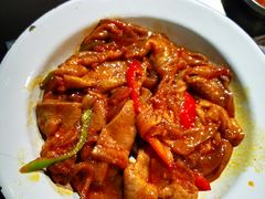 牛舌-马路牙子地桌烤肉(工体店)