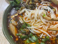 红汤全家福-全家福米线