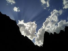 -天山神秘大峡谷