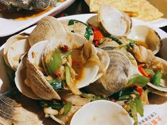 -三亚火车头万人海鲜广场