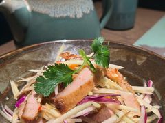 炭烧猪颈肉沙拉-安南越南餐厅(青岛万象城店)