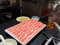 -鲜入唯煮·港式海鲜牛肉火锅(金宝街店)