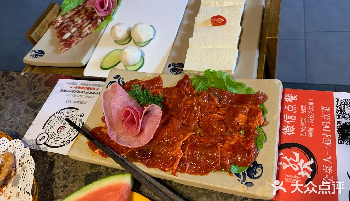 里面的脆骨很好吃。小龙坎腊肠也好吃