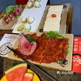 里面的脆骨很好吃。小龙坎腊肠也好吃