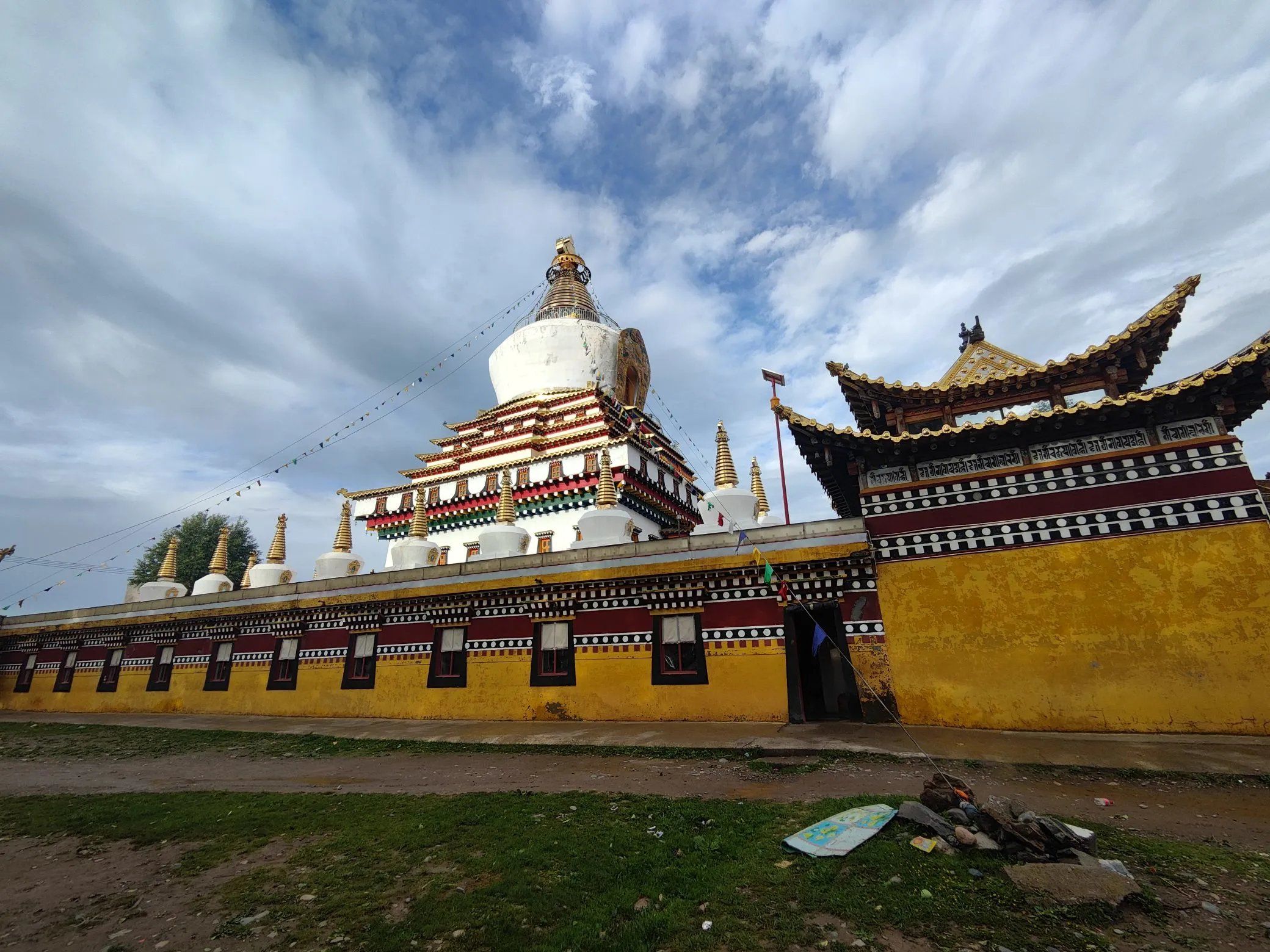 格尔登寺——四川阿坝州最大的藏传佛教寺院