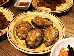 炭烤鲍鱼-辉记炭烧海鲜大排档·老字号(福田店)