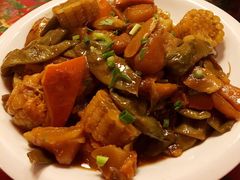 -闯关东东北农家菜(崂山石老人店)