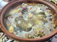 炭炉连州脆皮鸡煲-威邵鸡煲(西华路总店)