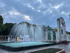 -上海市民办金苹果学校