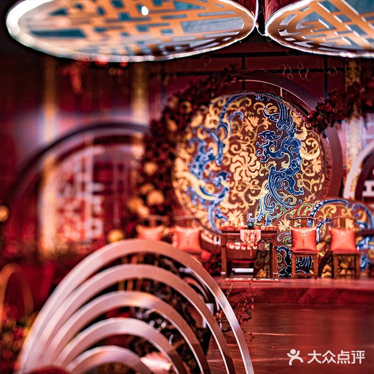 别再做烂大街婚礼了，小众婚礼挺有意思的。