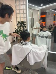 -艾美A·M Hair Salon