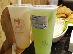 手打青提柠檬-沪上阿姨·精选茶饮(融创公馆店)