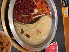 -沸炉重庆老火锅(军事博物馆店)