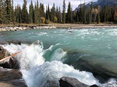 -阿萨巴斯卡瀑布观景点