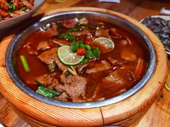 -老滇山寨•云南特色菜•地方菜•民族风情歌舞表演(金碧店)