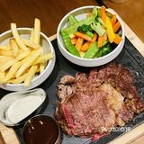 来浦东嘉里城喝红酒吃西餐啦~