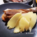 我个人比较喜欢他们家的榴莲小蛋糕
