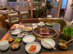 -韩白山·朝鲜族烤牛肉·酱蟹(长宁龙之梦店)