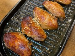 料理烤焦香翅中-老东镇啤酒屋海鲜加工·蒸汽海鲜·海鲜烧烤(台东店)