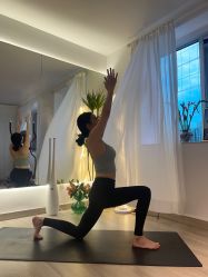 -闺蜜瑜伽·普拉提女性塑形馆