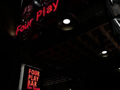 -FOUR PLAY BAR