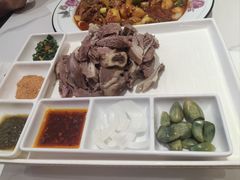 -沙枣树辣子鸡•新疆家常菜(喀什西路店)