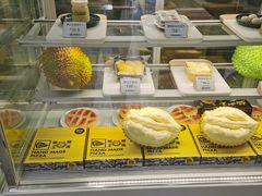 面包甜点陈列柜-猫王榴莲世家(三里屯SOHO商场店)