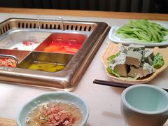 -巴渝瓦肆重庆鲜火锅(宝龙环湖店)