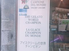 -Gelateria Dondoli