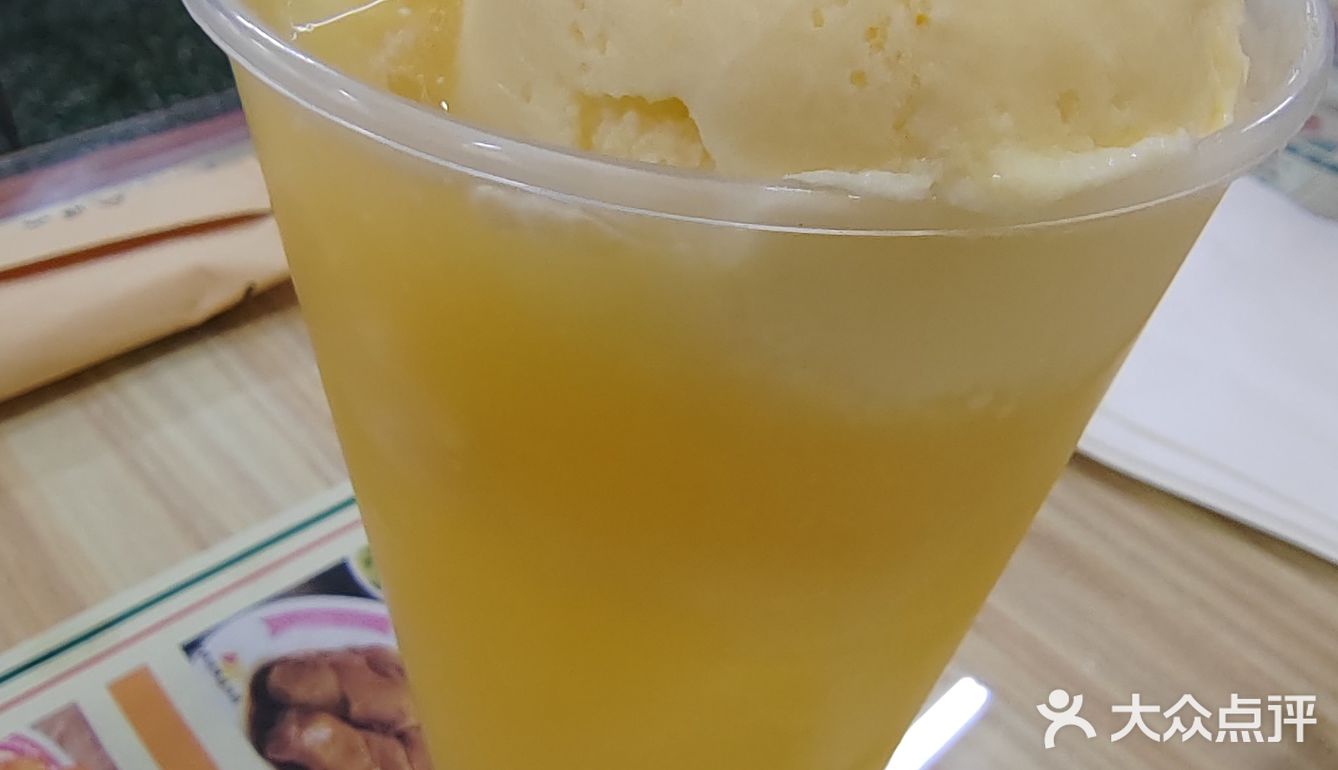菠萝渣渣冰配上菠萝油，这是什么神仙搭配